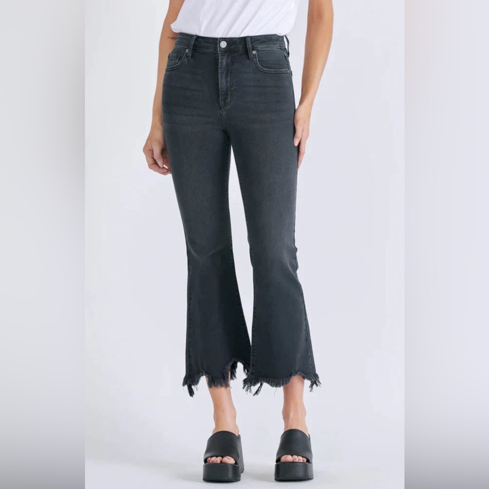 Hidden Black Crop Flare Jean Size 27